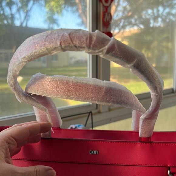 DONNA KARAN NY WAVERLY HUGE ZIP TOTE - Picture 11 of 11